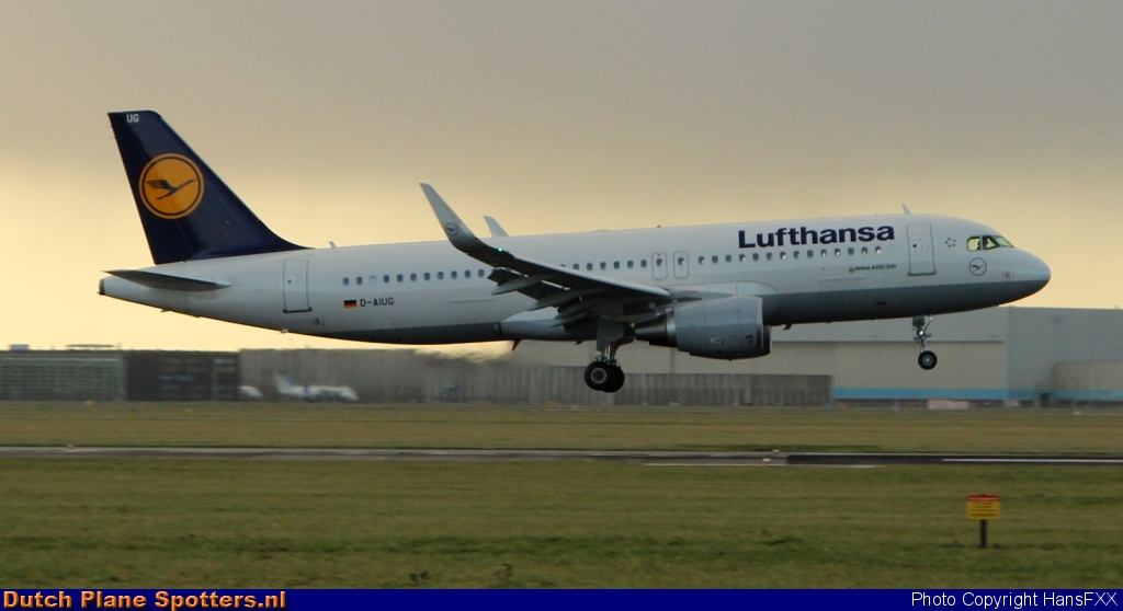D-AIUG Airbus A320 Lufthansa by HansFXX
