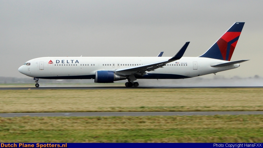 N1604R Boeing 767-300 Delta Airlines by HansFXX
