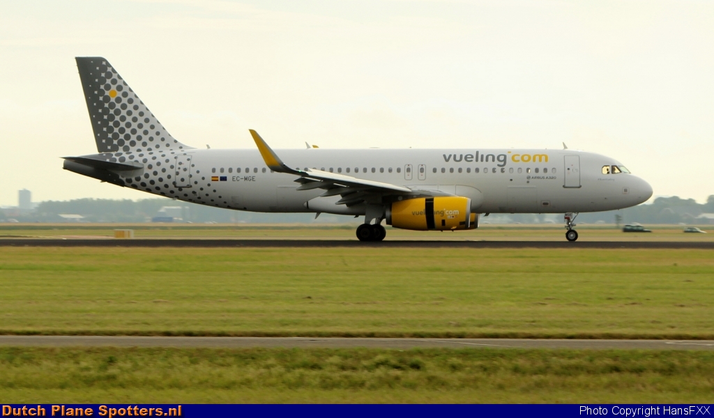 EC-MGE Airbus A320 Vueling.com by HansFXX