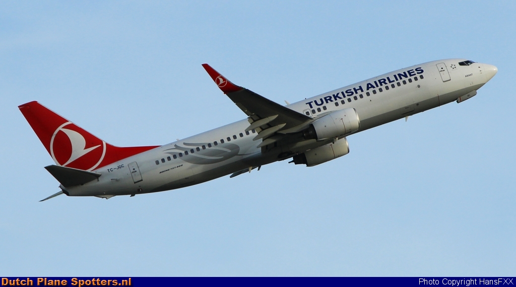 TC-JGC Boeing 737-800 Turkish Airlines by HansFXX