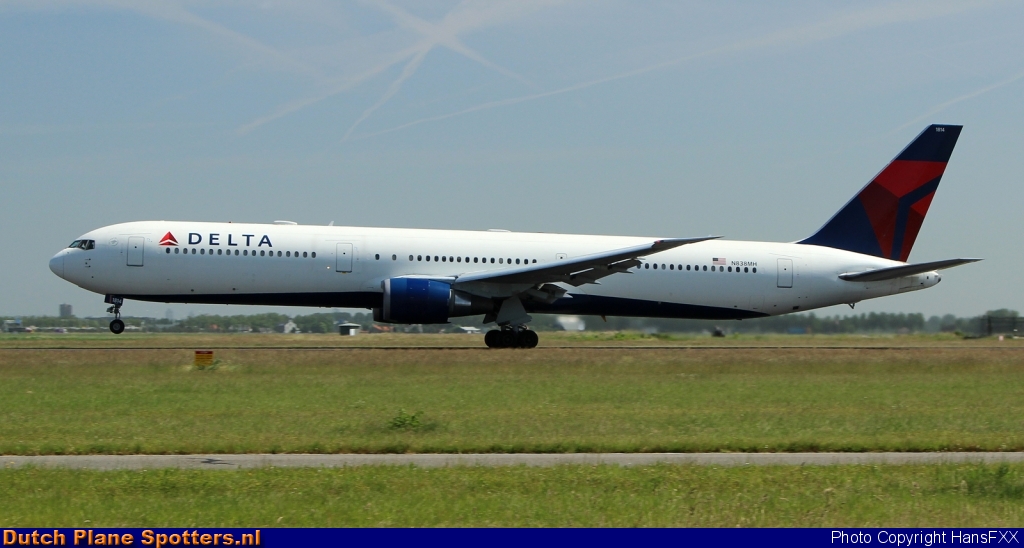N838MH Boeing 767-400 Delta Airlines by HansFXX