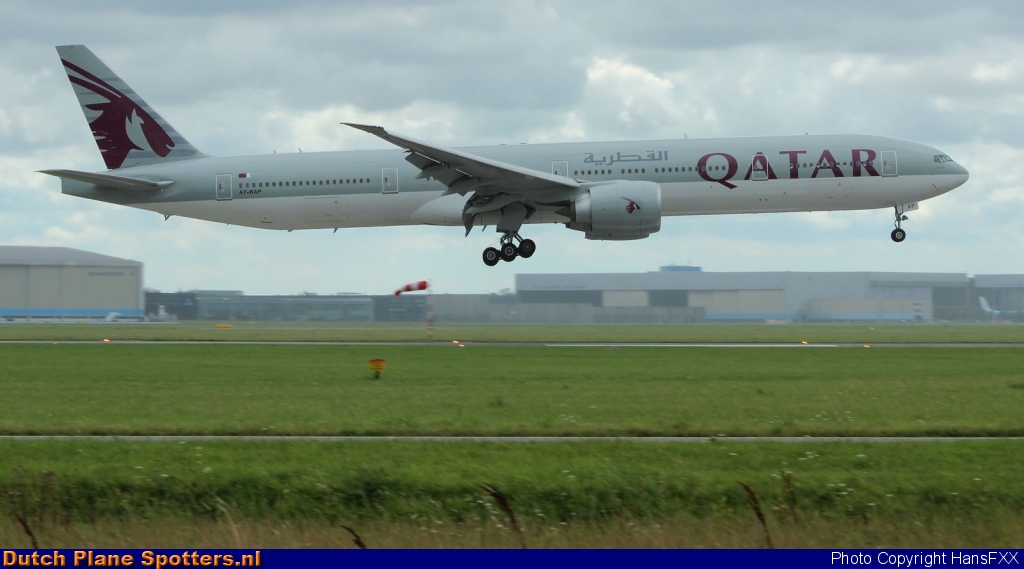 A7-BAP Boeing 777-300 Qatar Airways by HansFXX