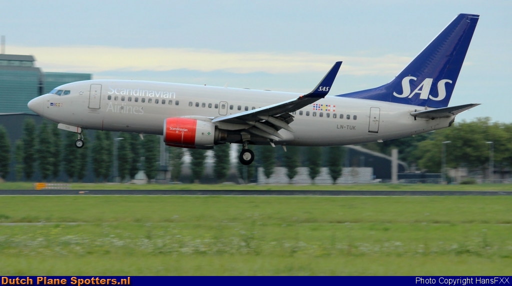 LN-TUK Boeing 737-700 SAS Scandinavian Airlines by HansFXX