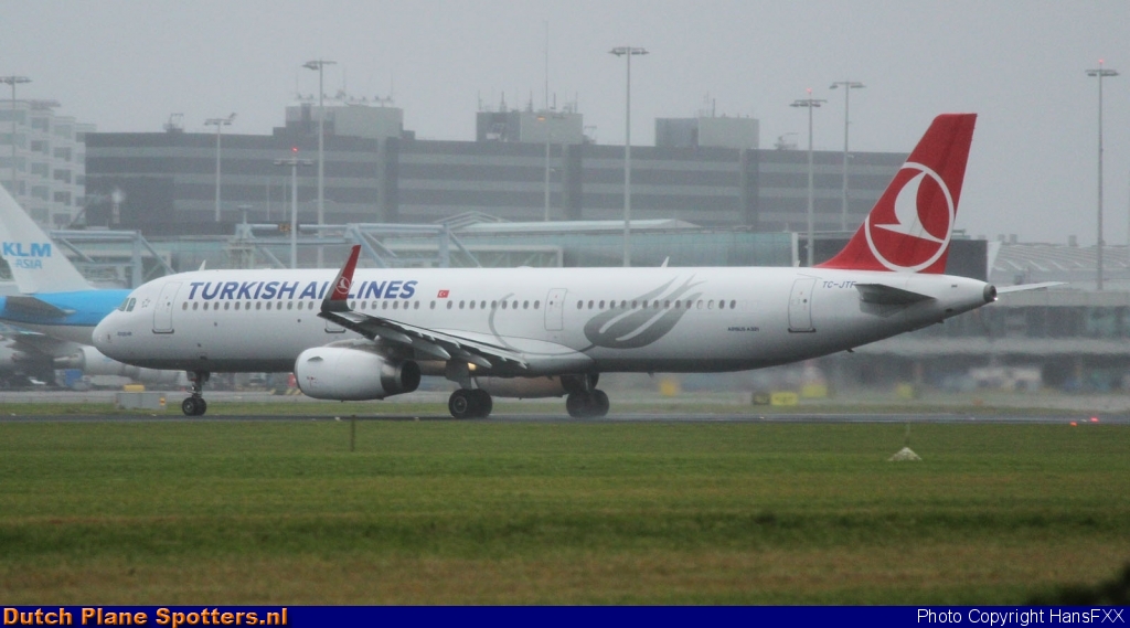TC-JTF Airbus A321 Turkish Airlines by HansFXX