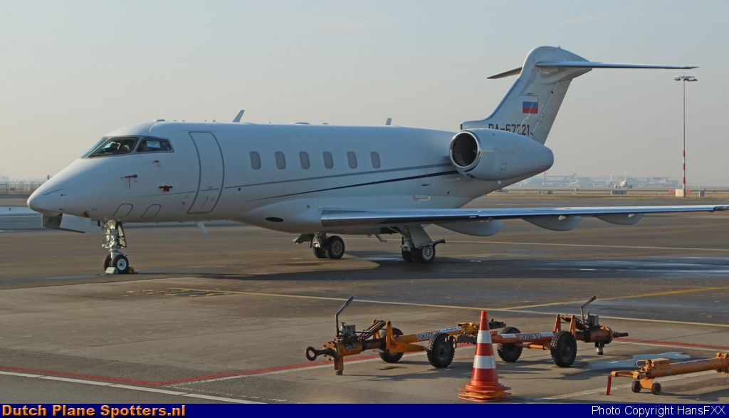 RA-67221 Bombardier BD-100 Challenger 300 Tatarstan Airlines by HansFXX