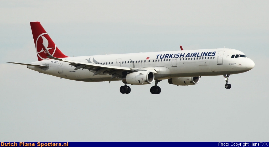 TC-JSN Airbus A321 Turkish Airlines by HansFXX