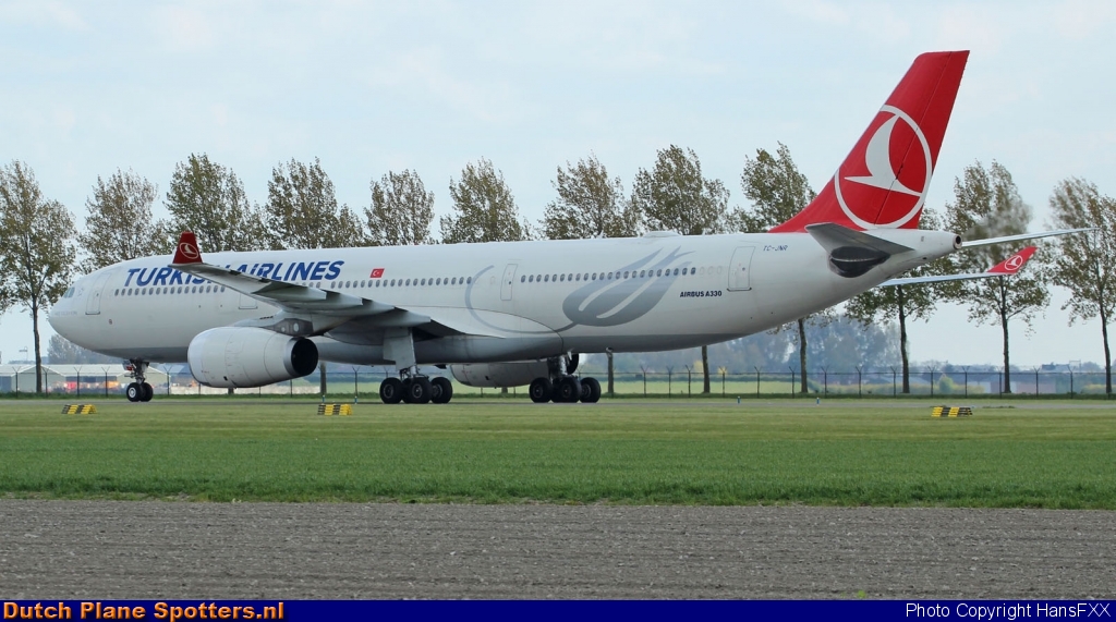 TC-JNR Airbus A330-300 Turkish Airlines by HansFXX