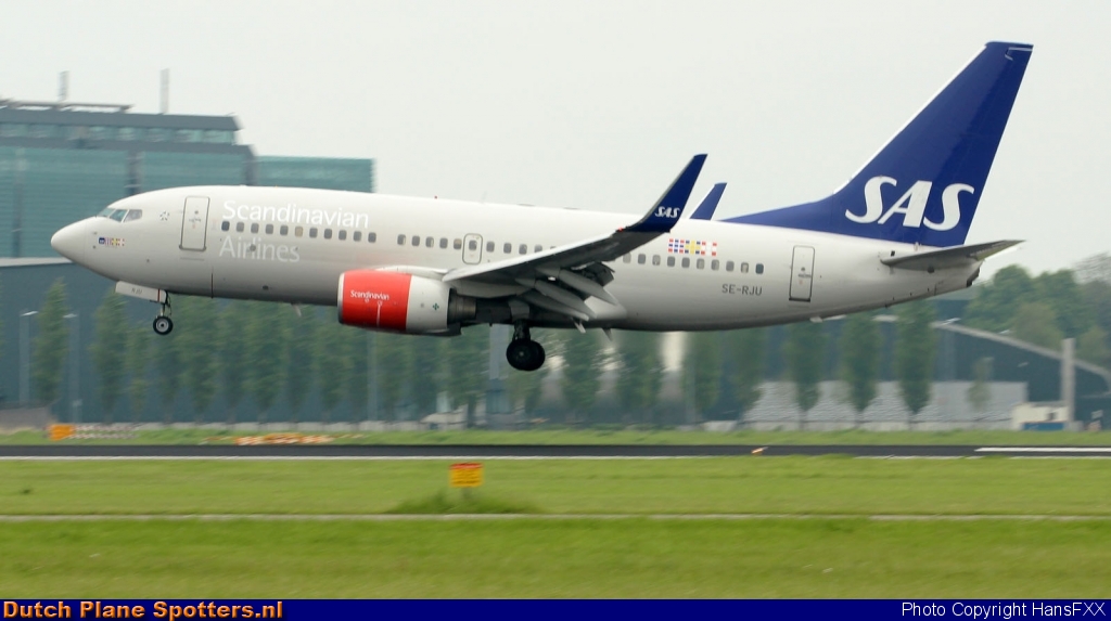 SE-RJU Boeing 737-700 SAS Scandinavian Airlines by HansFXX