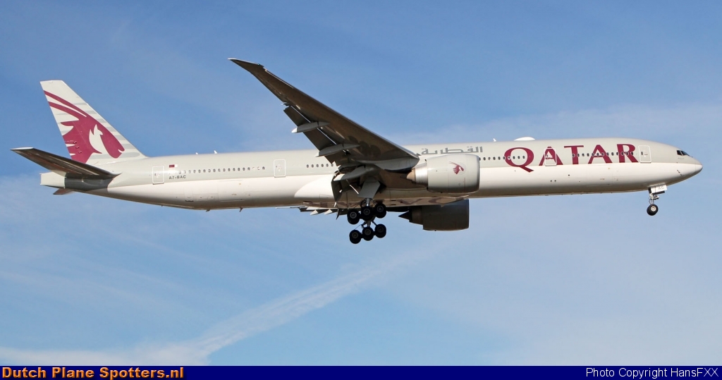 A7-BAC Boeing 777-300 Qatar Airways by HansFXX