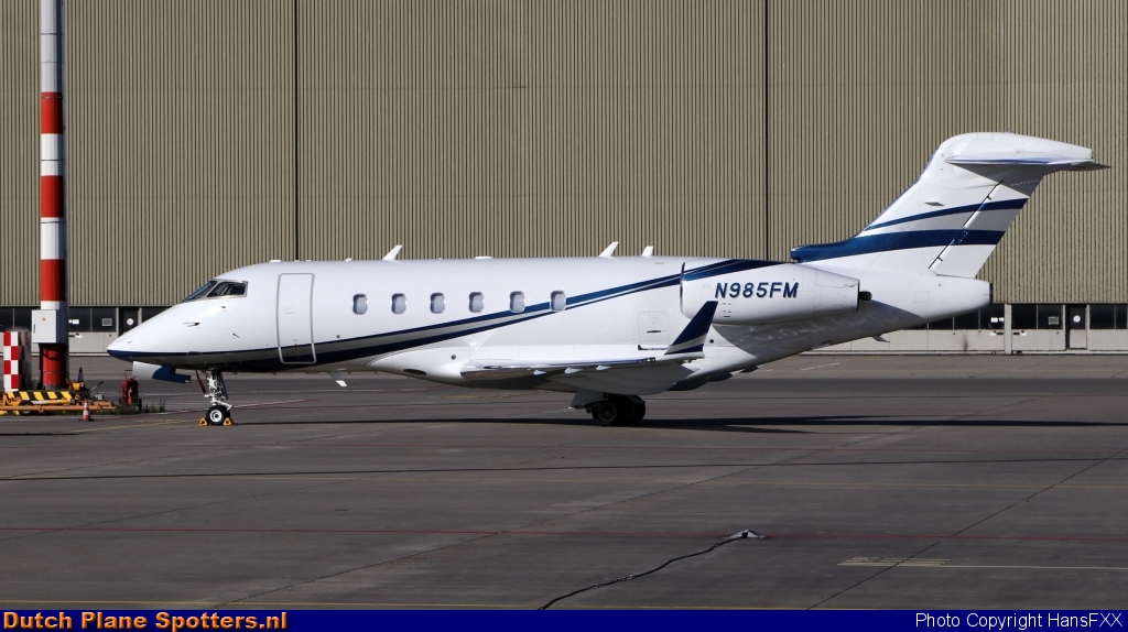 N985FM Bombardier Challenger 300 Private by HansFXX
