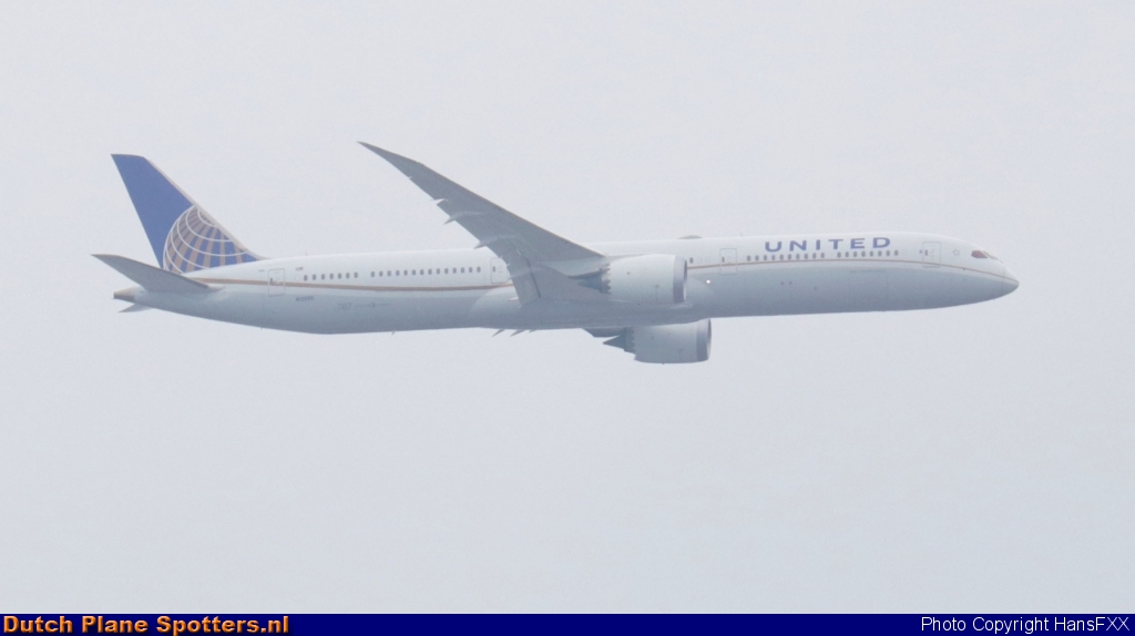 N12005 Boeing 787-10 Dreamliner United Airlines by HansFXX