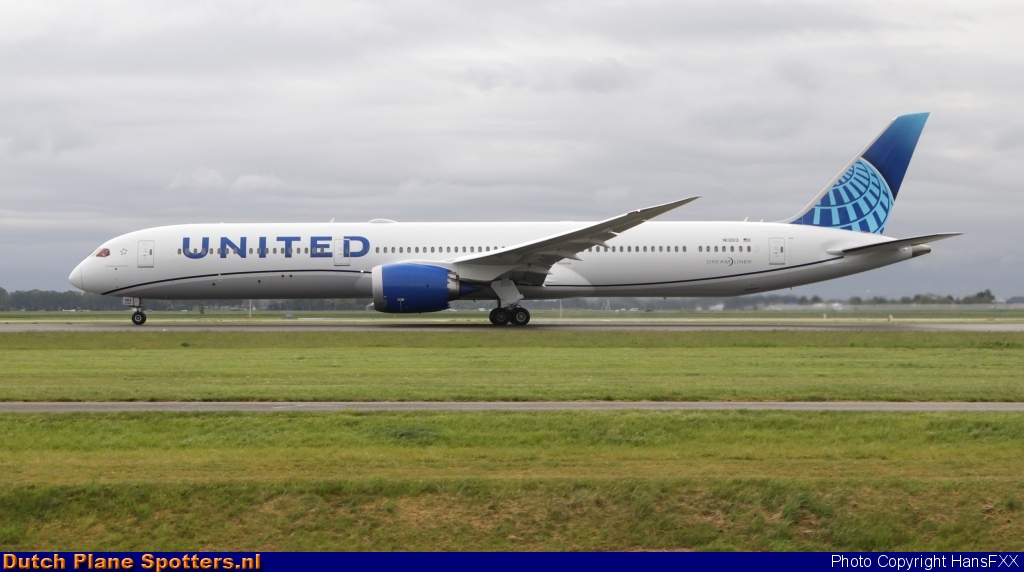N13013 Boeing 787-10 Dreamliner United Airlines by HansFXX