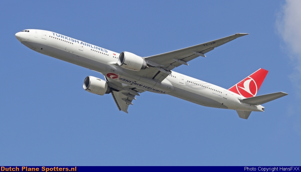TC-JJP Boeing 777-300 Turkish Airlines by HansFXX
