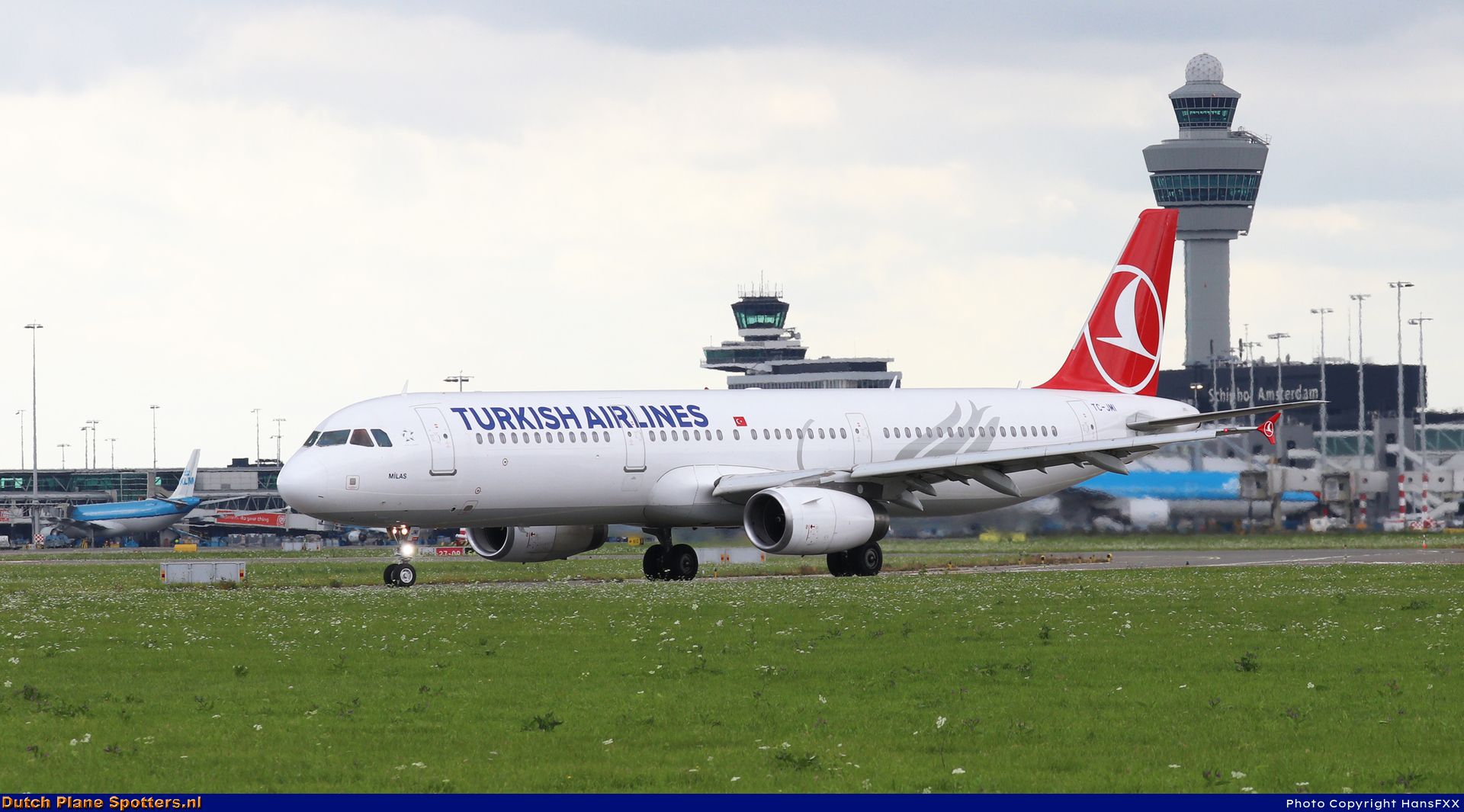 TC-JMI Airbus A321 Turkish Airlines by HansFXX