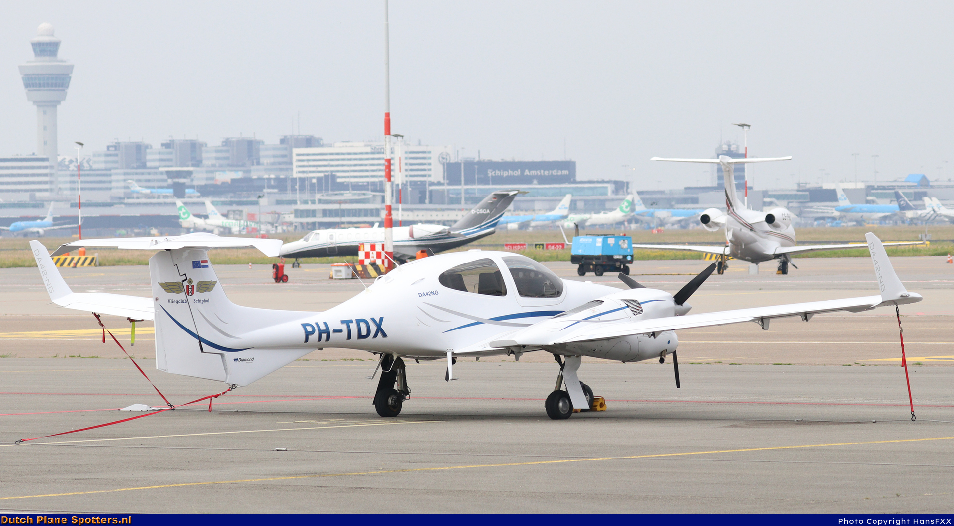 PH-TDX Diamond DA-42 Twin Star Vliegclub Schiphol by HansFXX