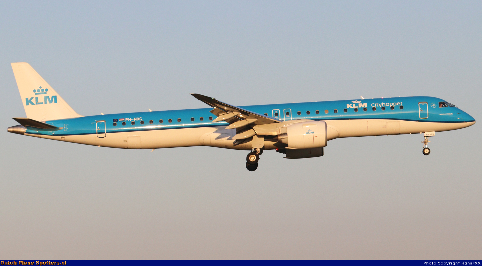PH-NXC Embraer 195 E2 KLM Cityhopper by HansFXX