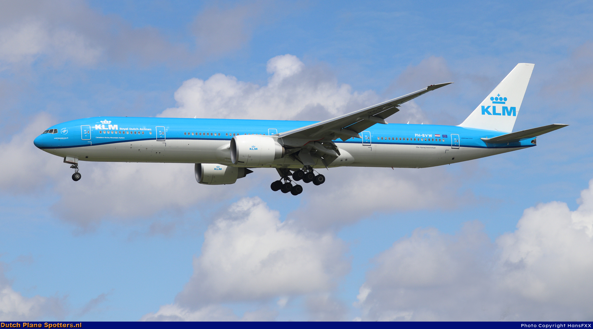 PH-BVW Boeing 777-300 KLM Royal Dutch Airlines by HansFXX