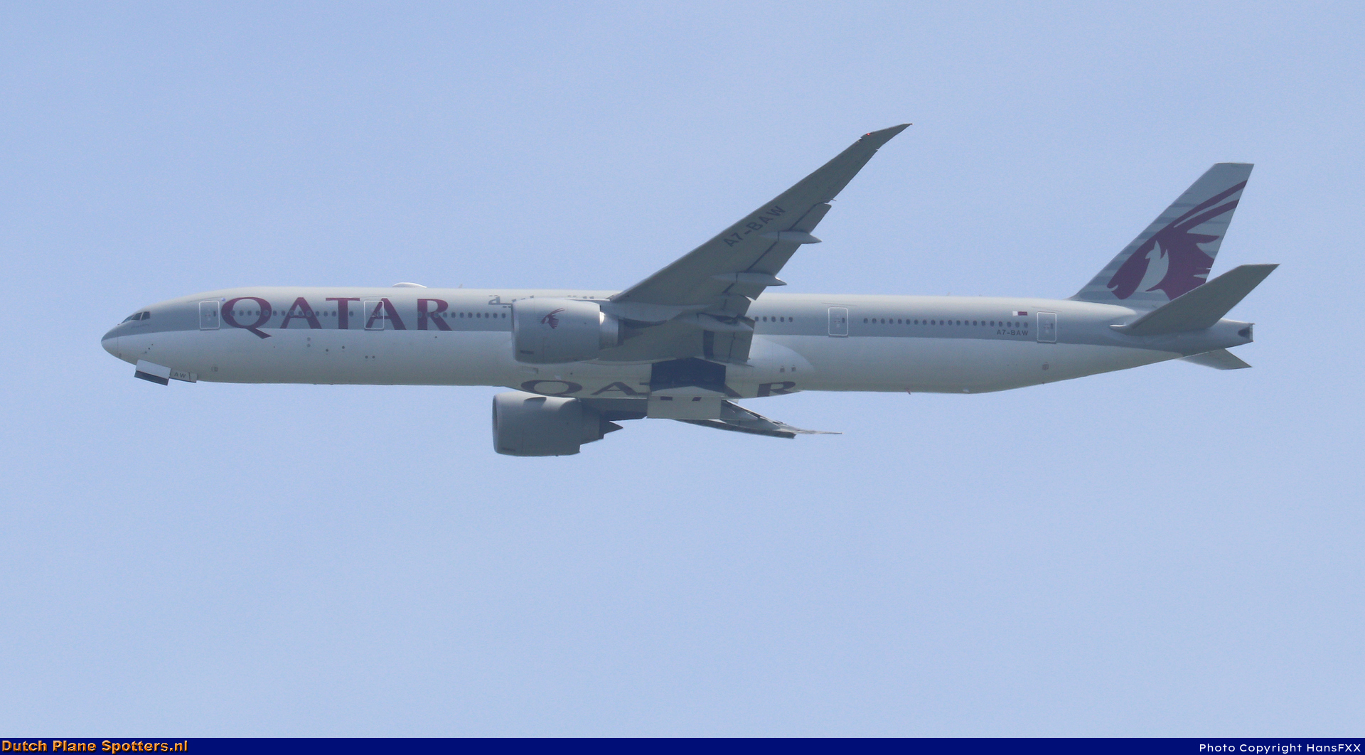 A7-BAW Boeing 777-300 Qatar Airways by HansFXX