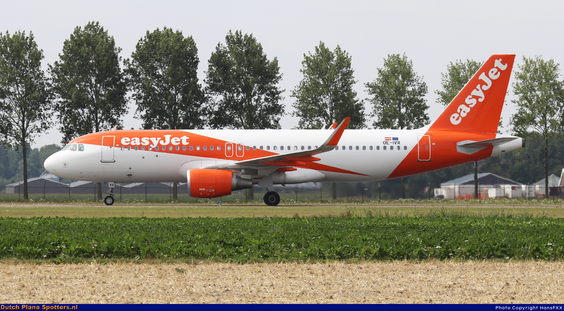 OE-IVR Airbus A320 easyJet Europe by HansFXX