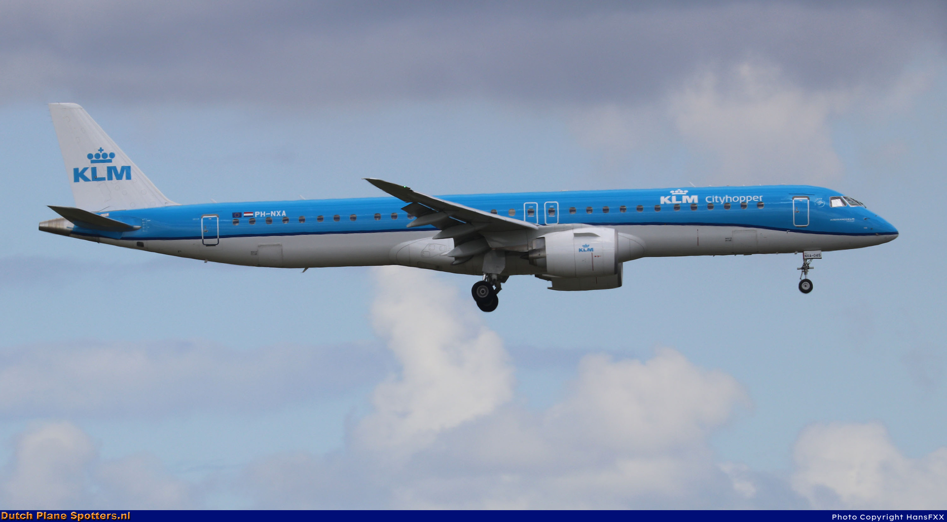 PH-NXA Embraer 195 E2 KLM Cityhopper by HansFXX