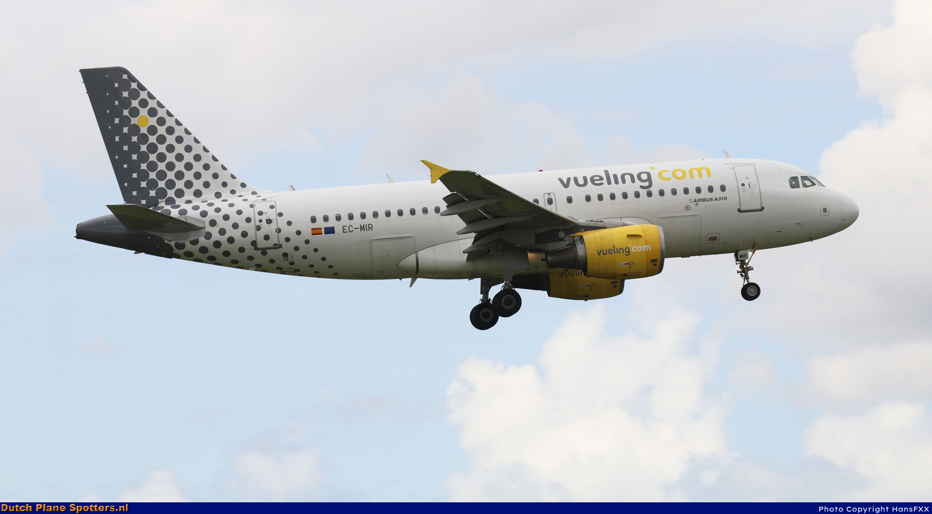EC-MIR Airbus A319 Vueling.com by HansFXX