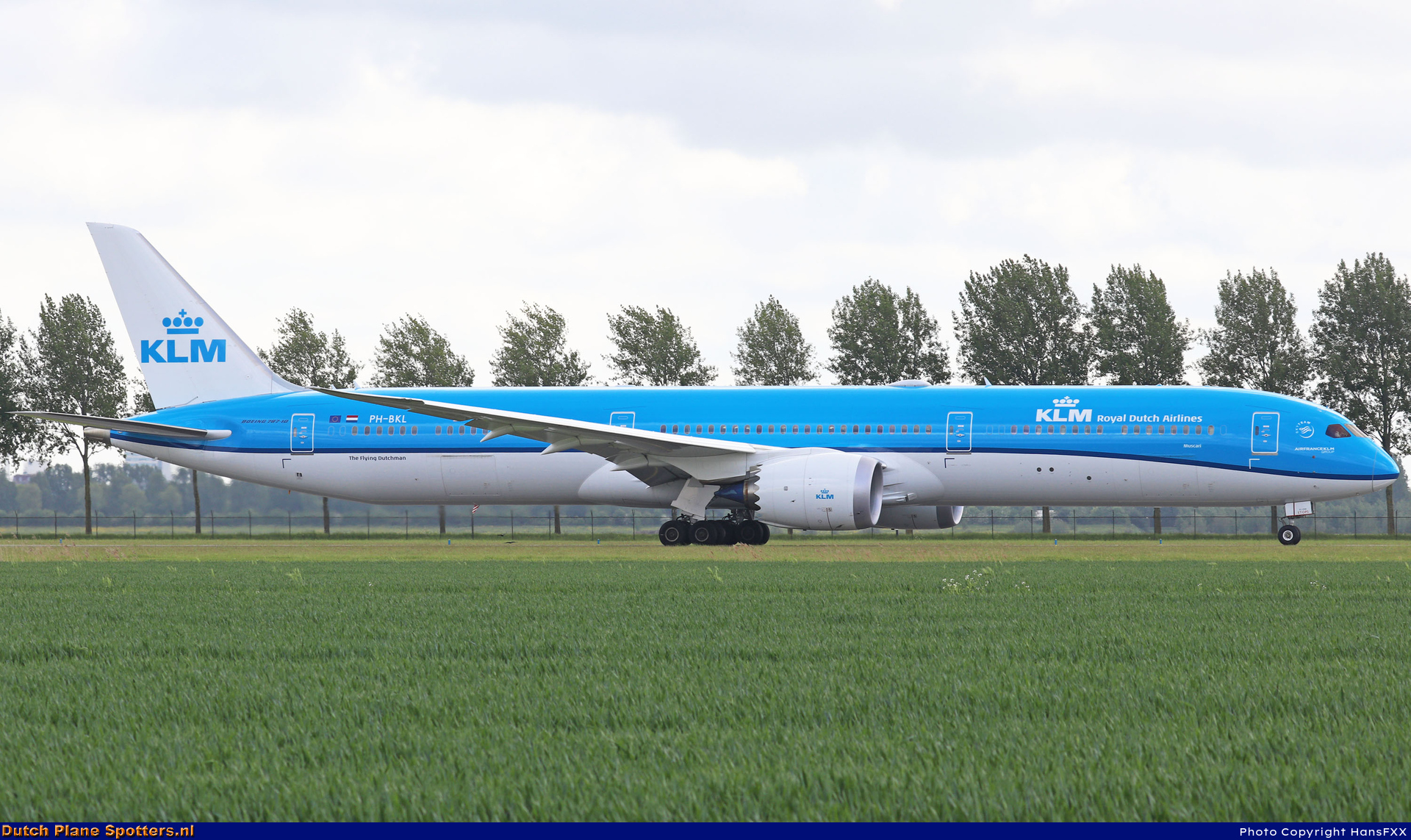 PH-BKL Boeing 787-10 Dreamliner KLM Royal Dutch Airlines by HansFXX