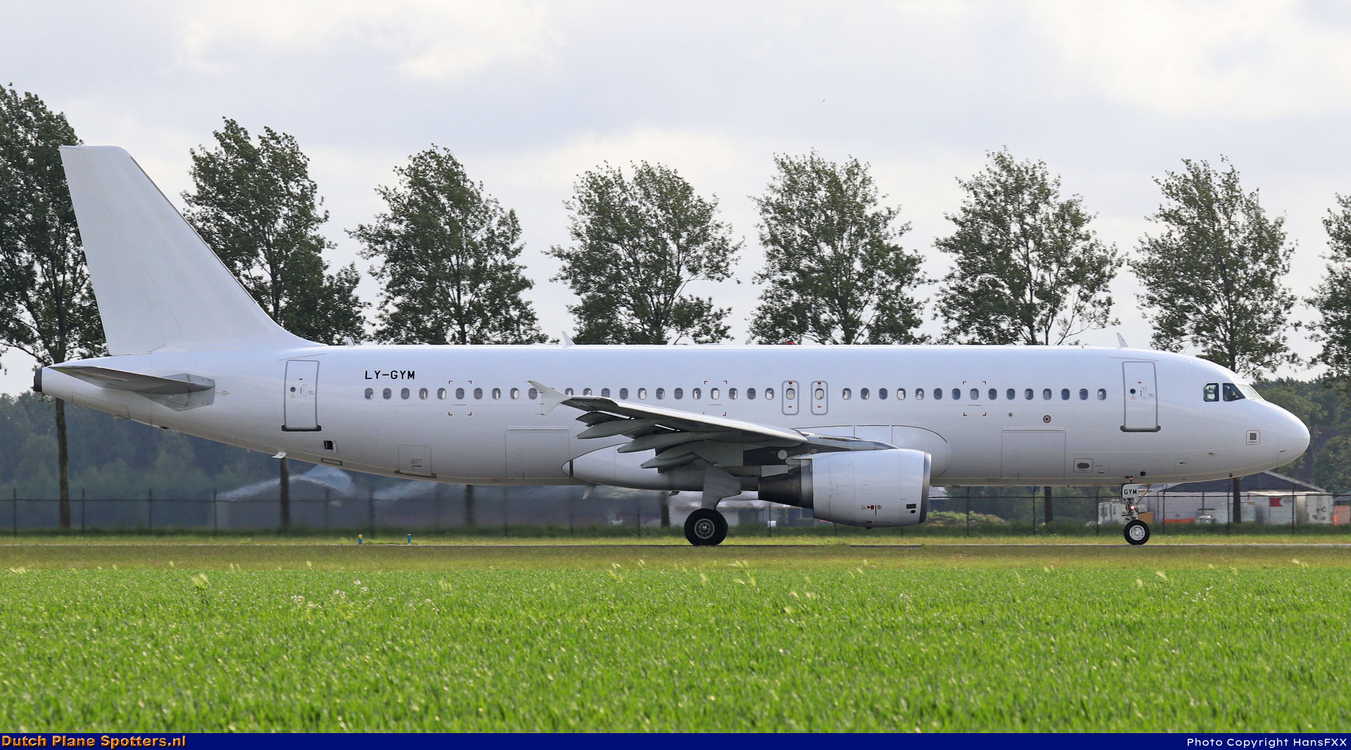 LY-GYM Airbus A320 GetJet Airlines by HansFXX
