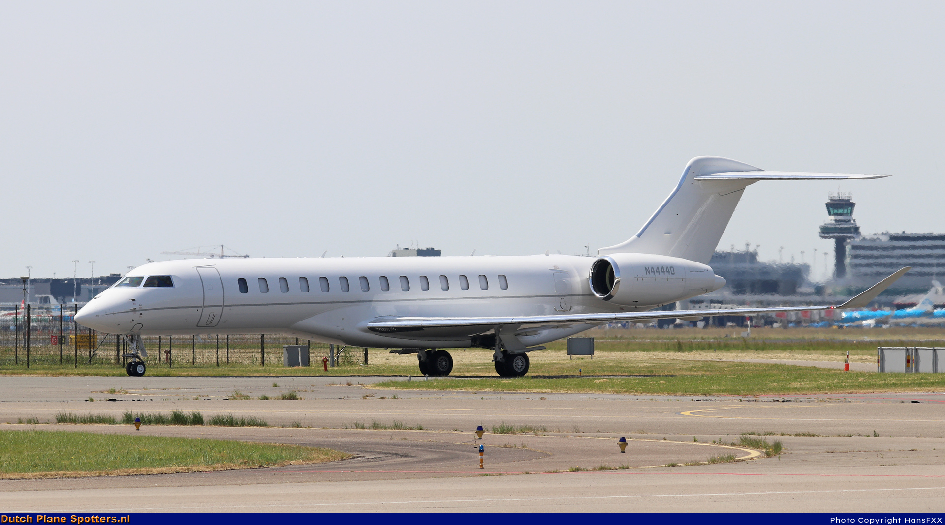 N44440 Bombardier Global 7500 Private by HansFXX
