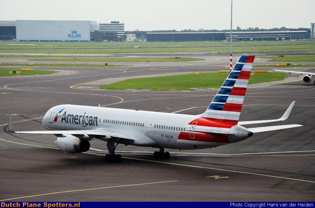 N942UW Boeing 757-200 American Airlines by Hans van der Heiden