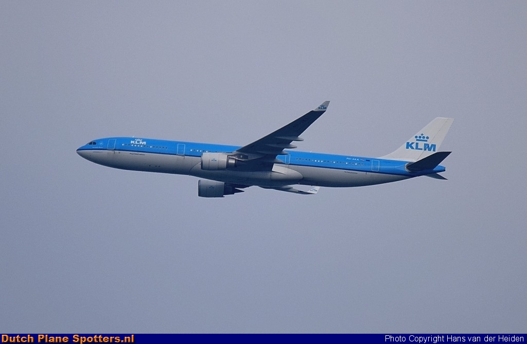 PH-AKA Airbus A330-300 KLM Royal Dutch Airlines by Hans van der Heiden
