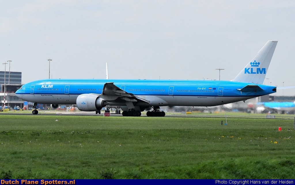 PH-BVI Boeing 777-300 KLM Royal Dutch Airlines by Hans van der Heiden