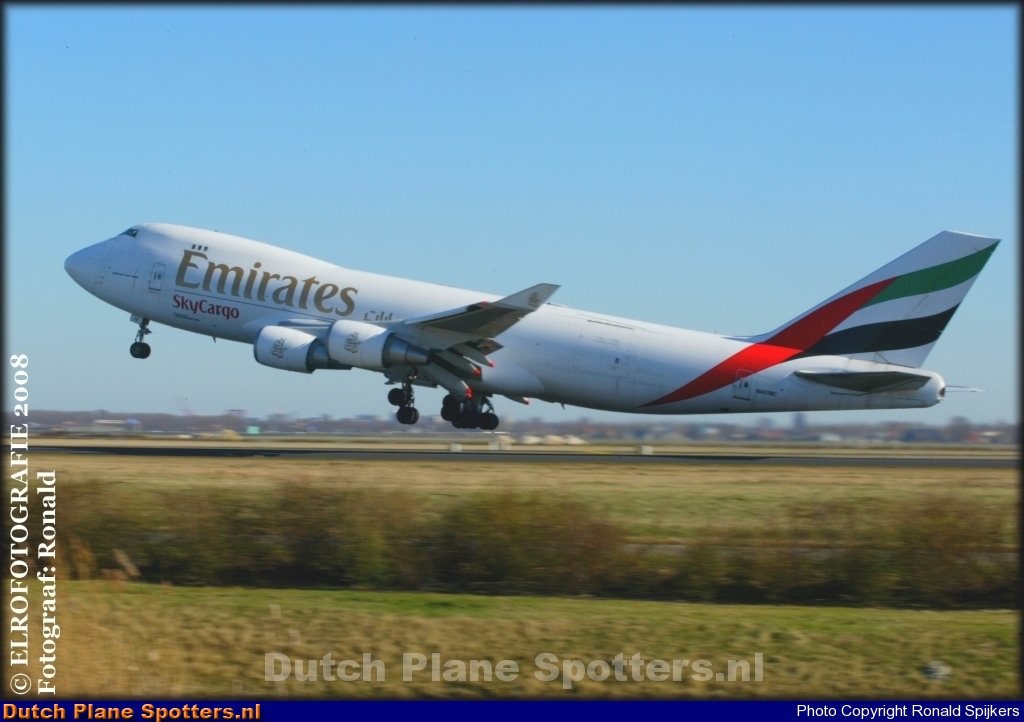  Boeing 747-400 Emirates Sky Cargo by Ronald Spijkers