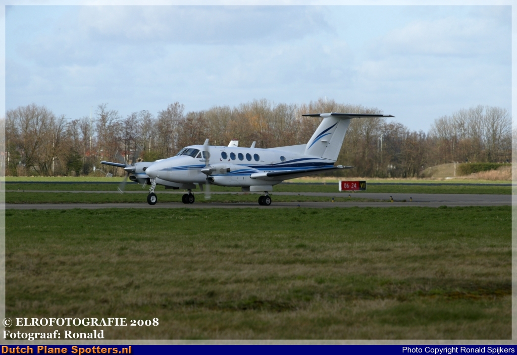 N300PP Beech 200 Super King Air Private by Ronald Spijkers