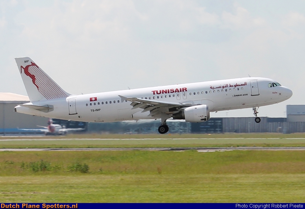 TS-IMP Airbus A320 Tunisair by Robbert Pieete