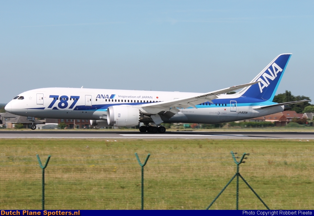 JA820A Boeing 787-8 Dreamliner All Nippon Airlines by Robbert Pieete