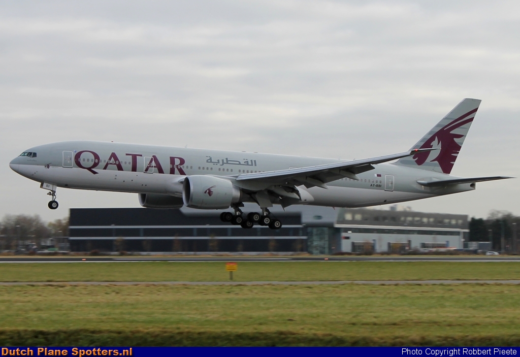A7-BBI Boeing 777-200 Qatar Airways by Robbert Pieete