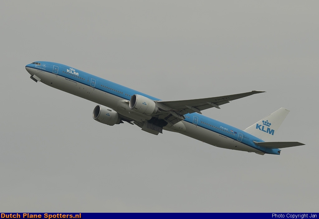 PH-BVI Boeing 777-300 KLM Royal Dutch Airlines by Jan