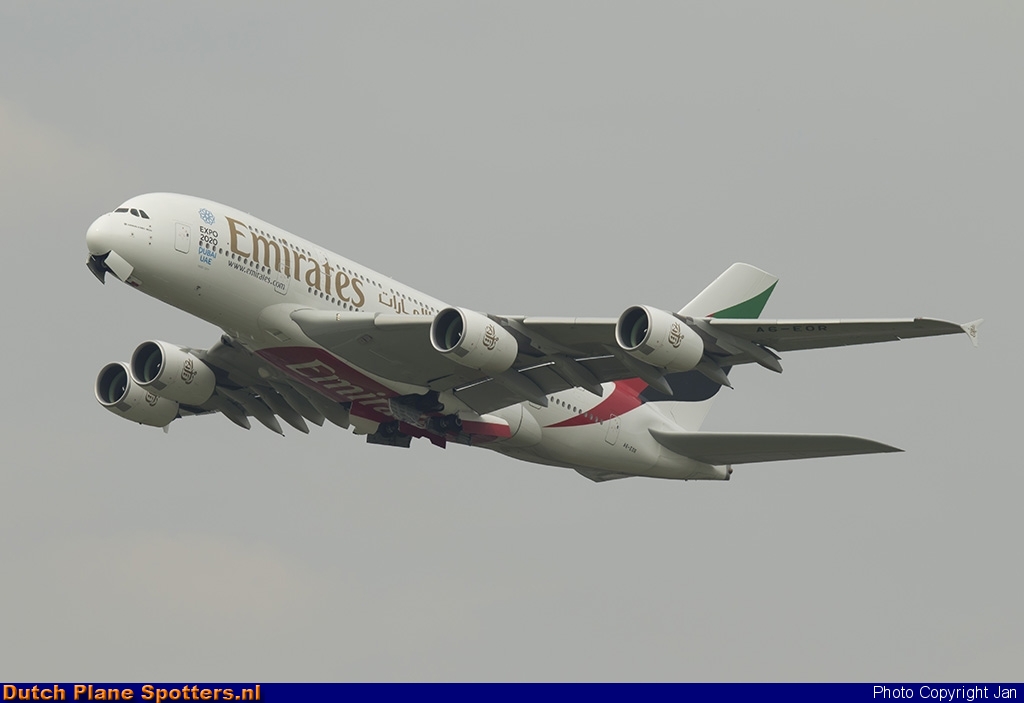 A6-EOR Airbus A380-800 Emirates by Jan