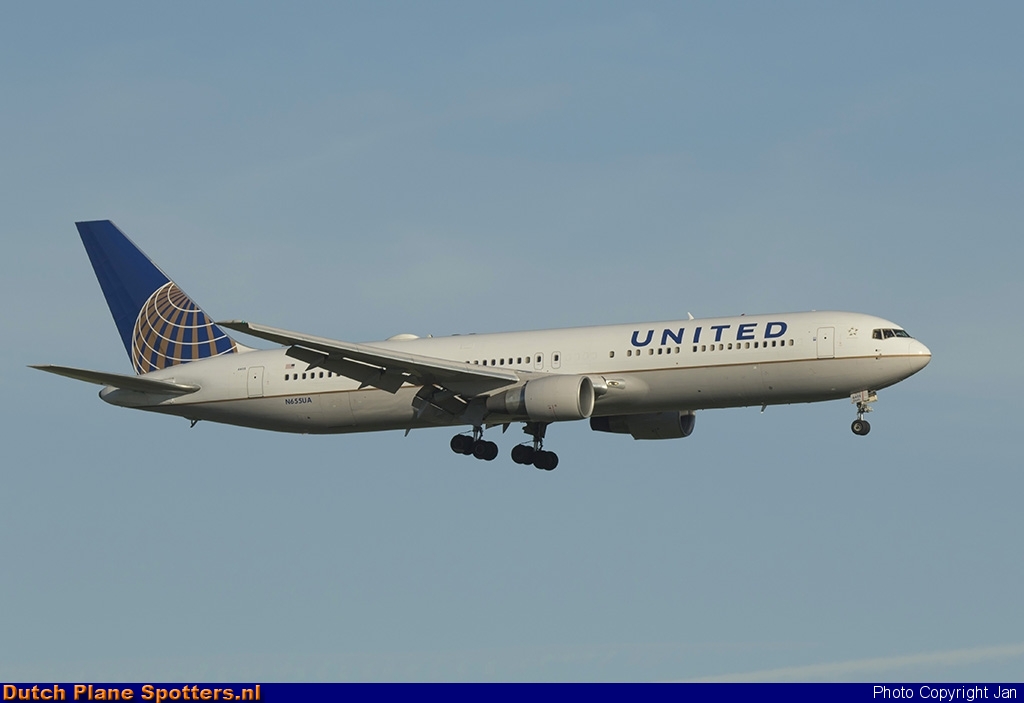 N655UA Boeing 767-300 United Airlines by Jan