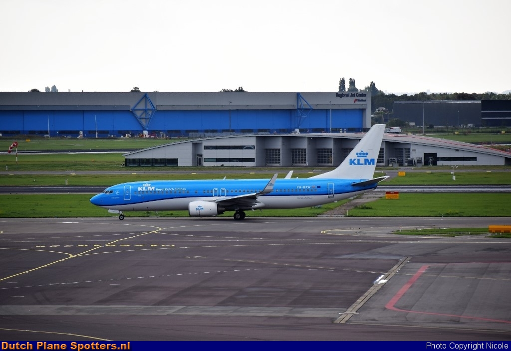 PH-BXW Boeing 737-800 KLM Royal Dutch Airlines by Nicole