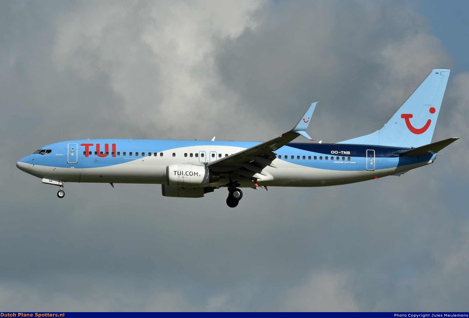 OO-TNB Boeing 737-800 TUI Airlines Belgium by Jules Meulemans