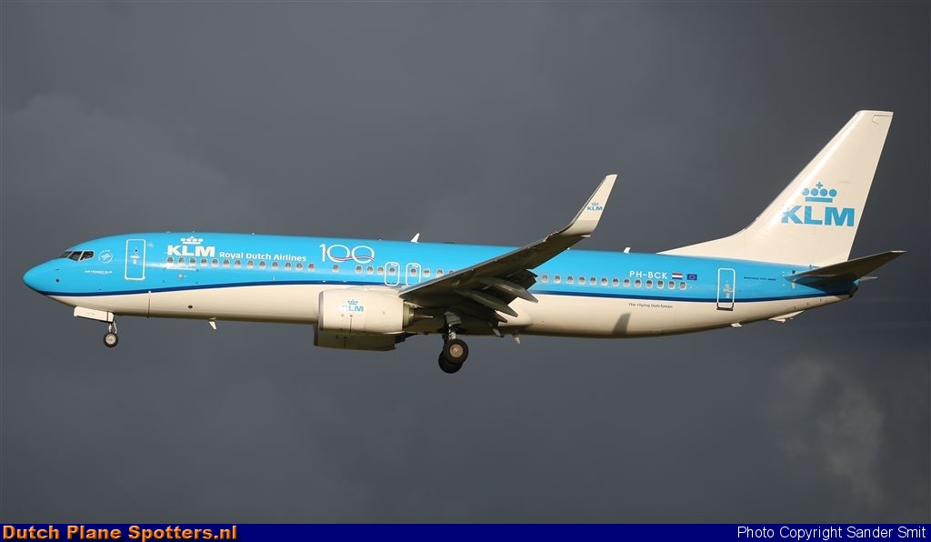 PH-BCK Boeing 737-800 KLM Royal Dutch Airlines by Sander Smit