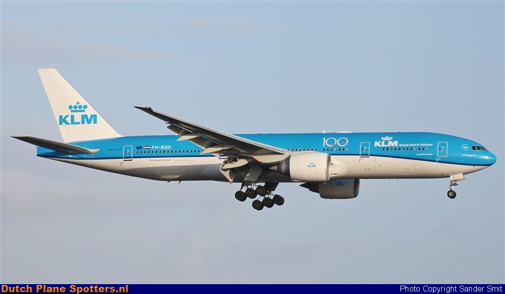 PH-BQD Boeing 777-200 KLM Royal Dutch Airlines by Sander Smit