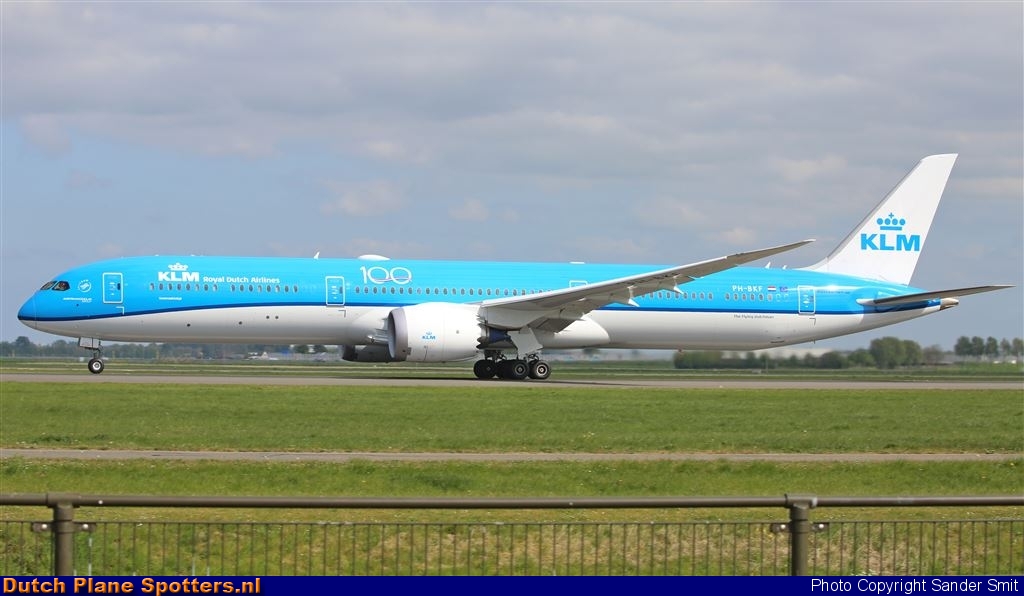 PH-BKF Boeing 787-10 Dreamliner KLM Royal Dutch Airlines by Sander Smit