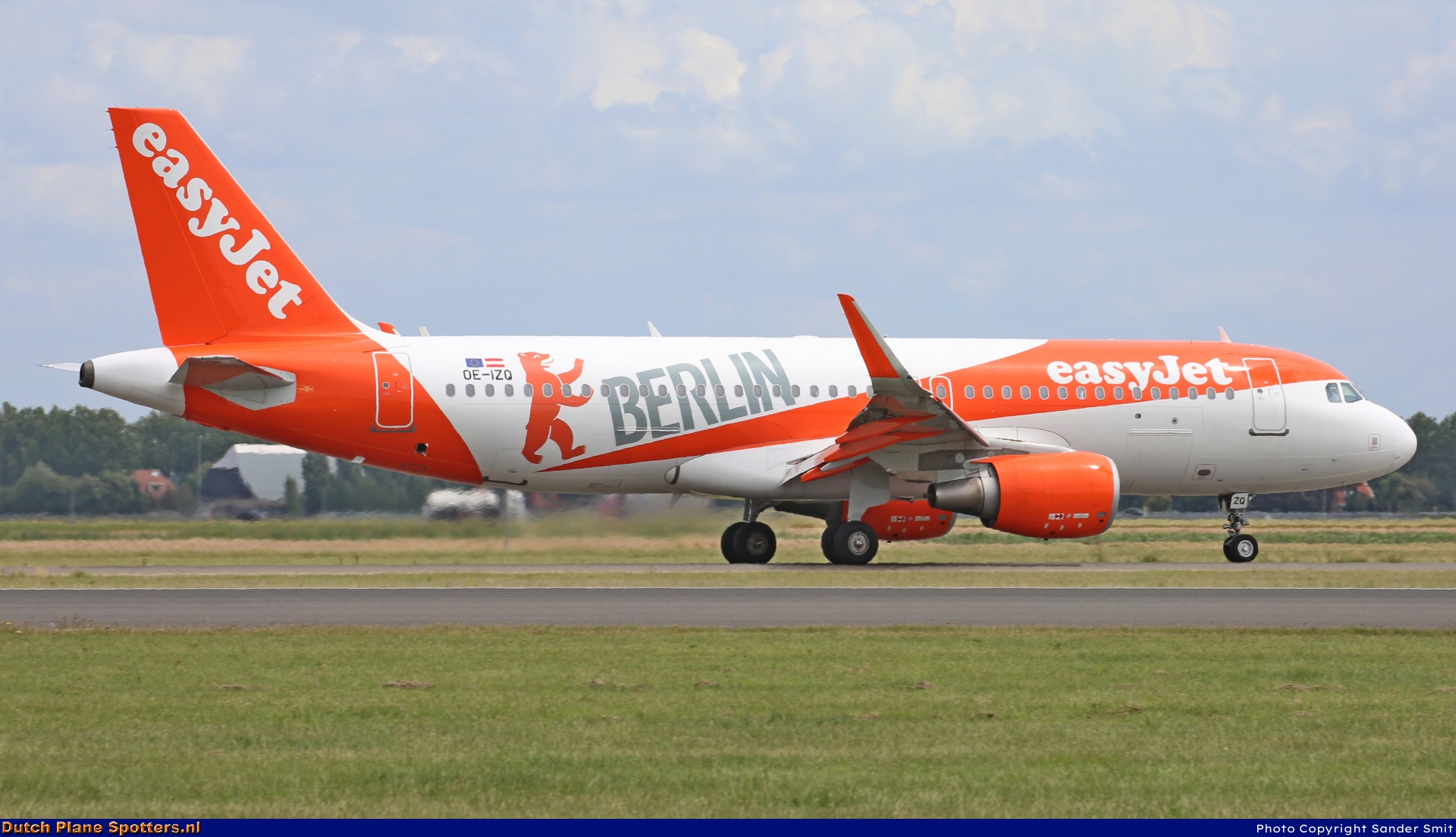 OE-IZQ Airbus A320 easyJet Europe by Sander Smit