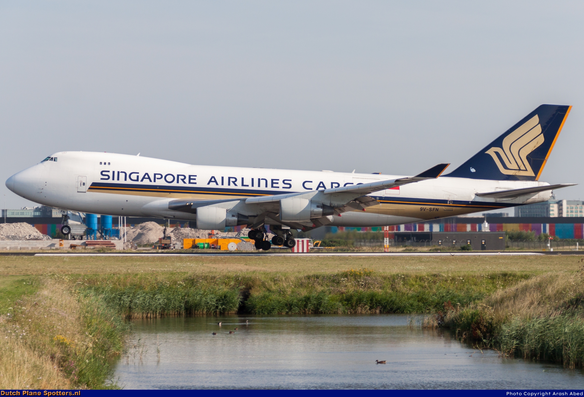 9V-SFN Boeing 747-400 Singapore Airlines Cargo by Arash Abed