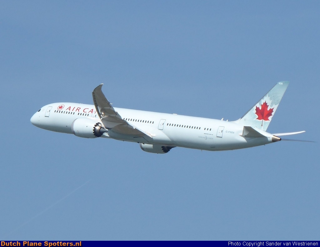 C-FGDX Boeing 787-9 Dreamliner Air Canada by Sander van Westrienen