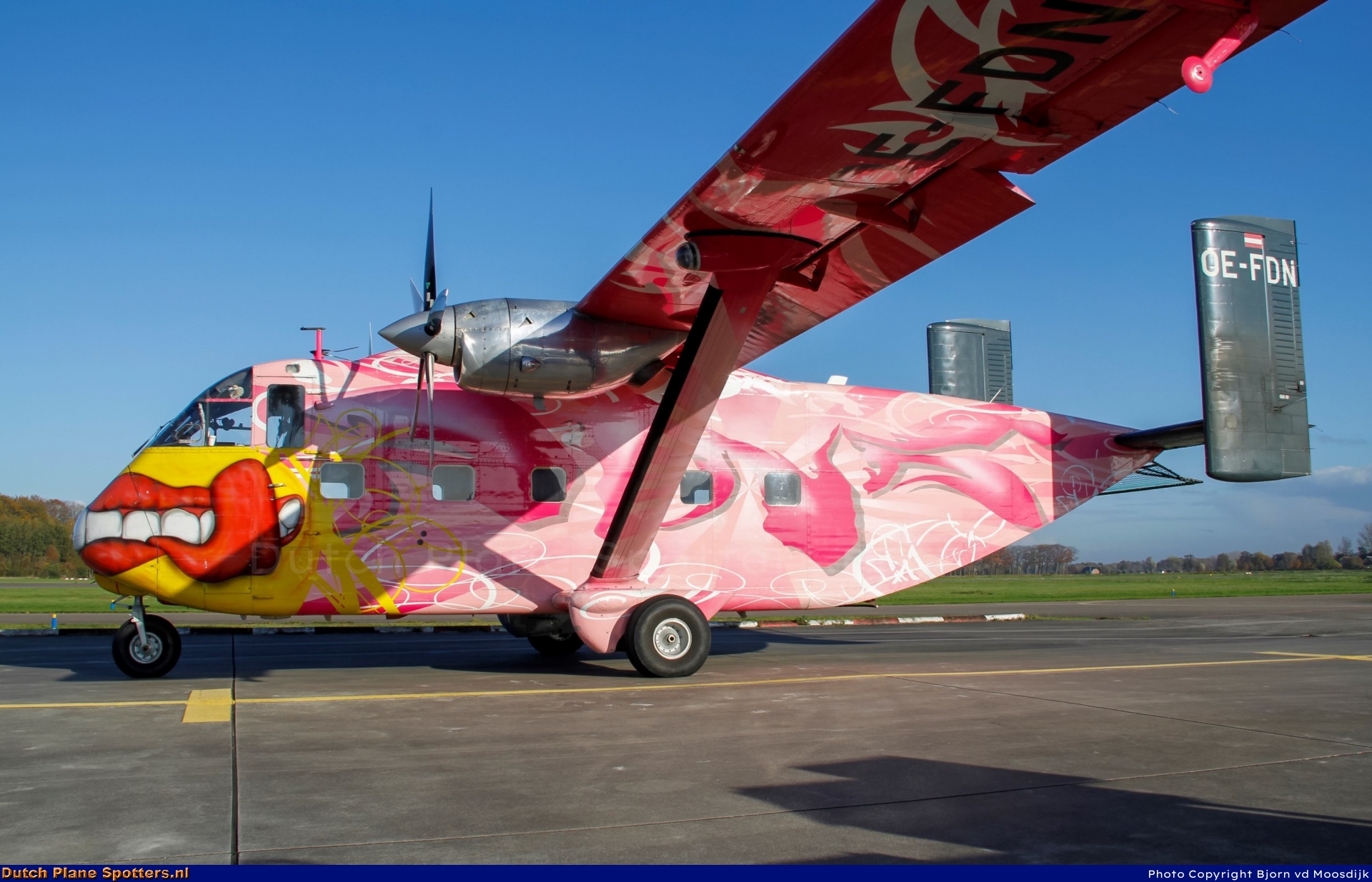 OE-FDN Short Skyvan Pink Aviation Service by Bjorn van de Moosdijk