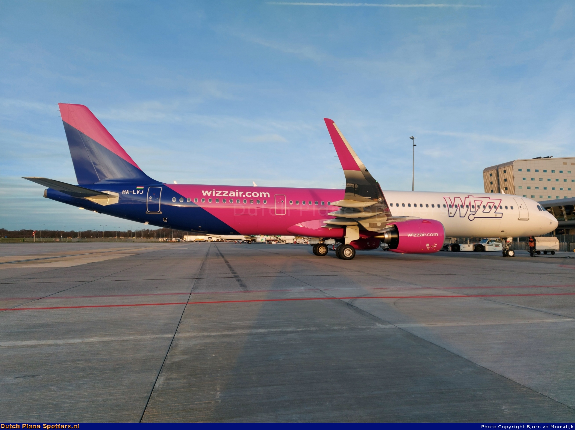 HA-LVJ Airbus A321neo Wizz Air by Bjorn van de Moosdijk
