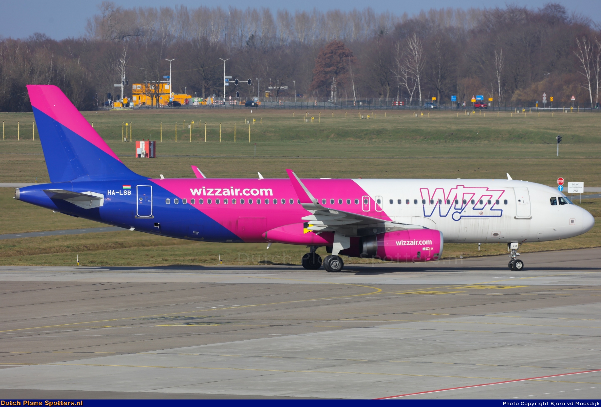 HA-LSB Airbus A320 Wizz Air by Bjorn van de Moosdijk